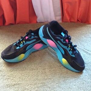 WS9 - Puma Multi Colored Running Sneakers - sz 9.5 Med